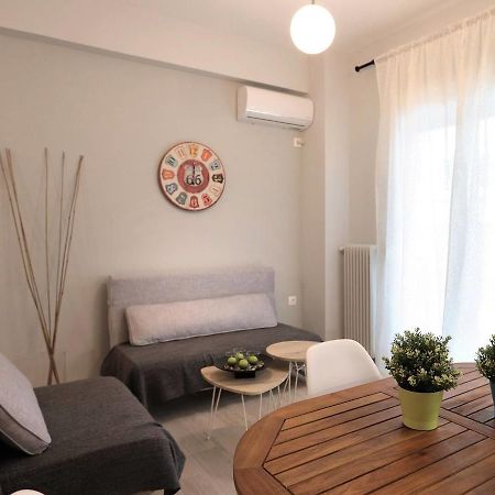 Pale Coloured Apt In Athens Historic Centre Bagian luar foto