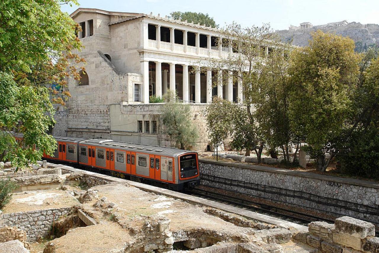 Pale Coloured Apt In Athens Historic Centre Bagian luar foto