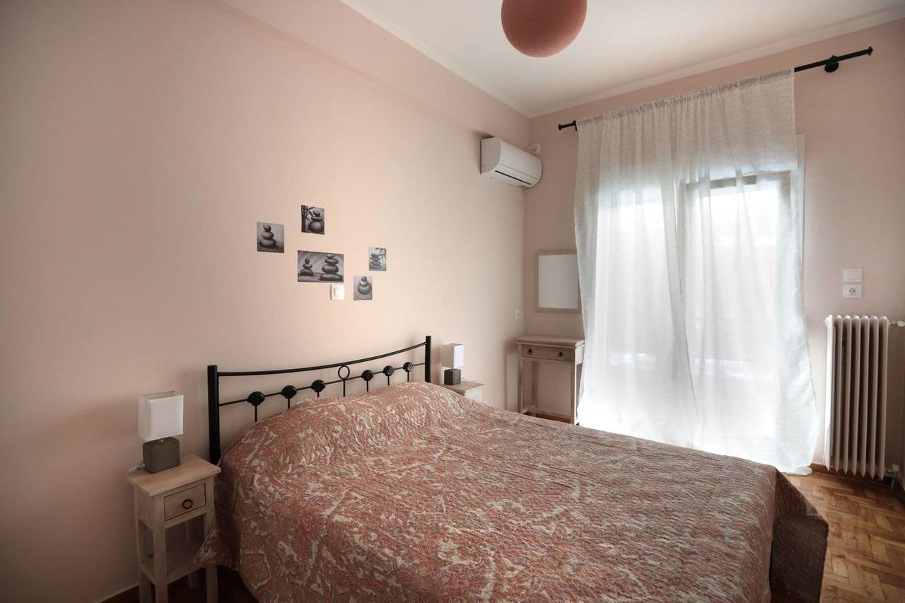 Pale Coloured Apt In Athens Historic Centre Bagian luar foto