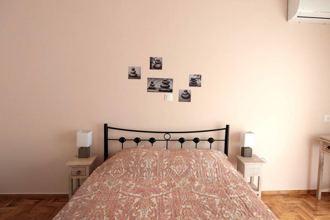 Pale Coloured Apt In Athens Historic Centre Bagian luar foto
